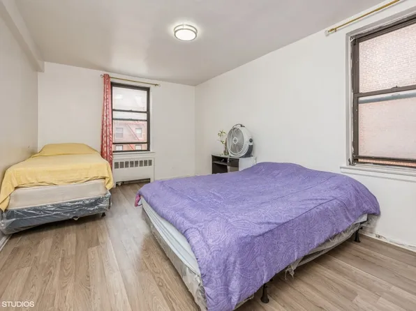 745 East 231st Street image 10 of 17