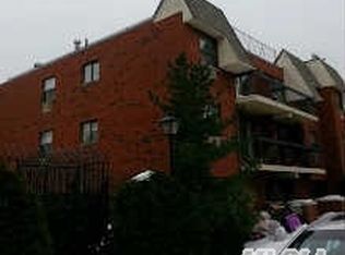 7127 Park Ave, Fresh Meadows, NY 11365