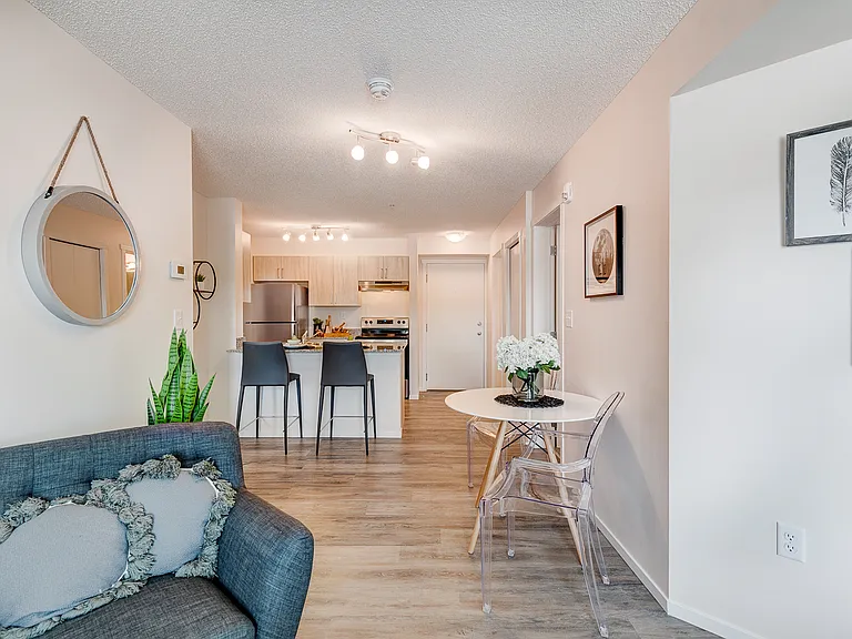 905 Evanston Dr NW — Photo 52