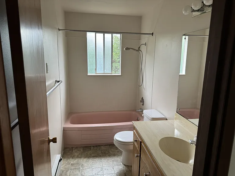 627-629 NW 51st St #629A — Photo 3