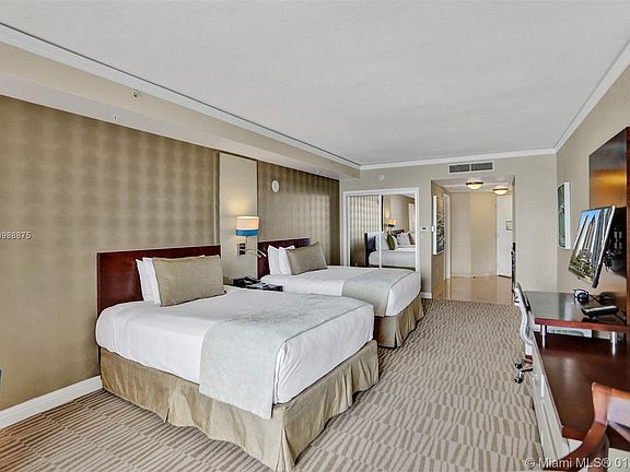 4th image of 18001 Collins Ave #1510