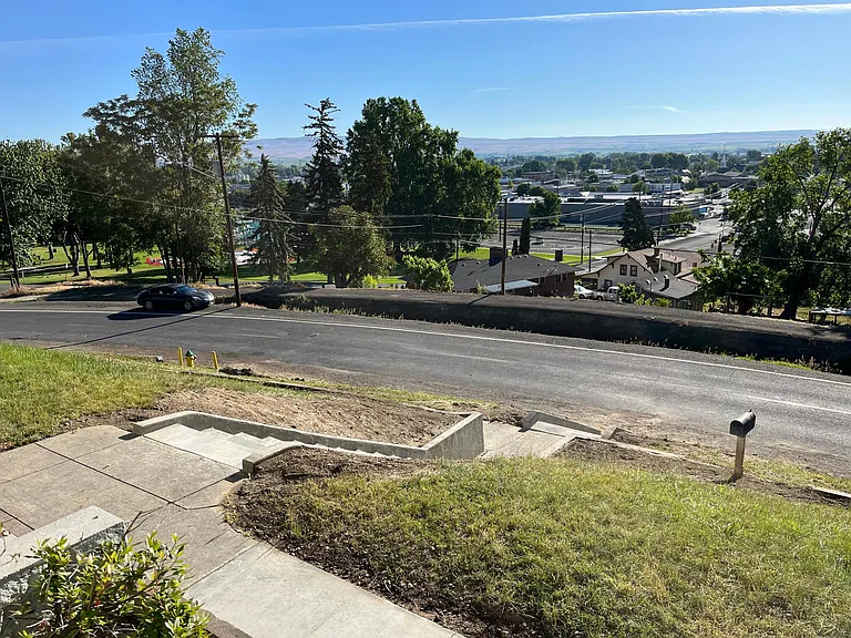 709 Crescent Ave — Photo 6