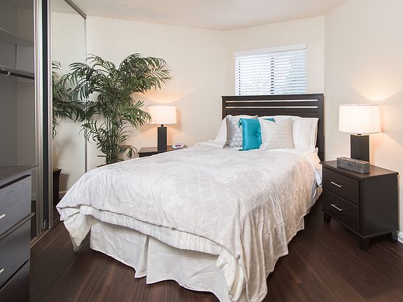 5th image of 100 Boyd Rd APT 322
