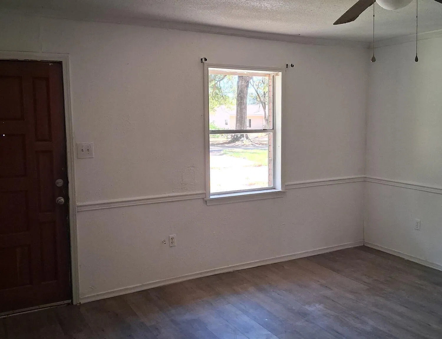 3 bed, 2.0 bath, 1254 sqft, $1,100 — Photo 4
