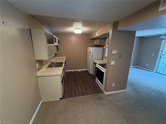 5th image of 523 Mystic Dr APT G