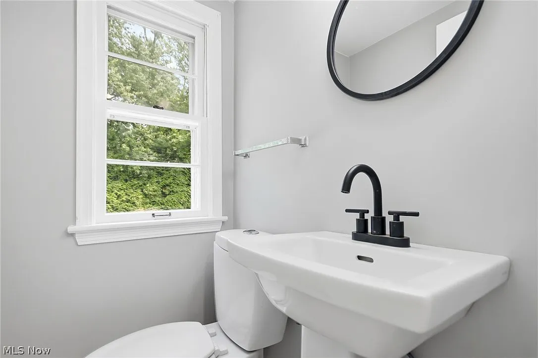 3 bed, 2.5 bath, 2629 sqft, $2,800 — Photo 4