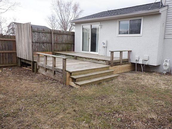 2nd image of 1386 Crestview St