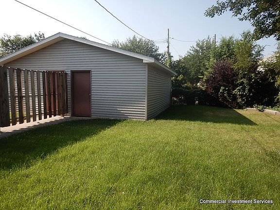 3rd image of 2422 W 6th St
