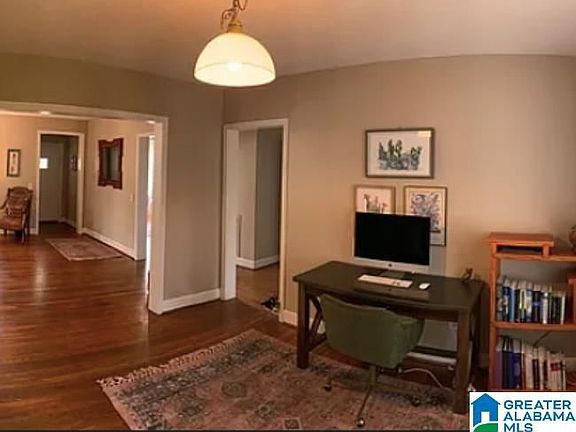 4th image of 1420 40th Way E