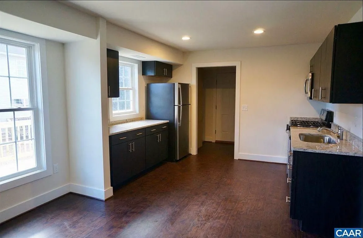 2302 Price Ave — Photo 4