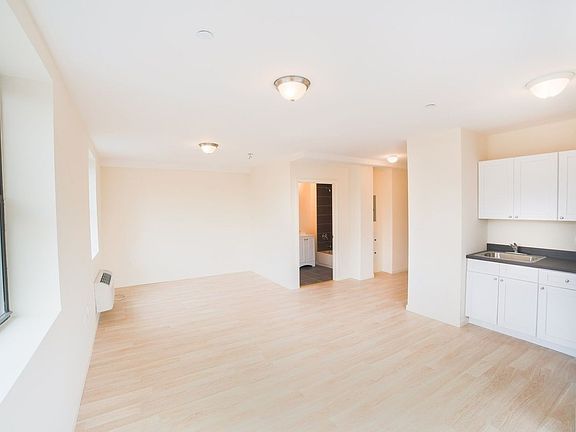2nd image of 1674 Park Ave APT 4A