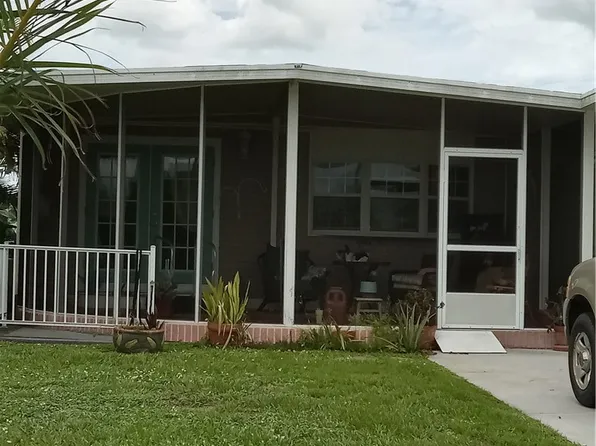 740 Lark Dr, Barefoot Bay, FL 32976