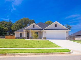 401 Deer Point, Chandler, TX 75758