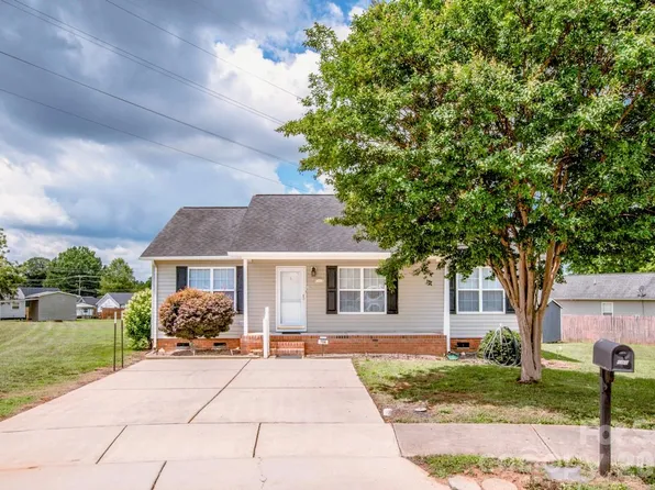 104 Birch Ct, China Grove, NC 28023