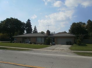 812 Wagner Rd, Glenview, IL 60025