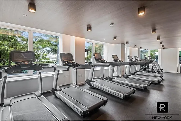 Sold by R New York | media 30