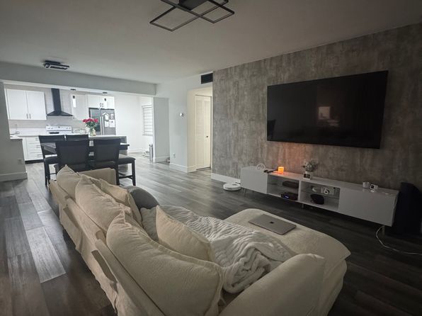 450 NE 210th Circle Ter APT 102-6C