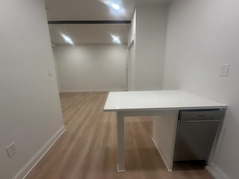 2 Maryland Avenue — Photo 5