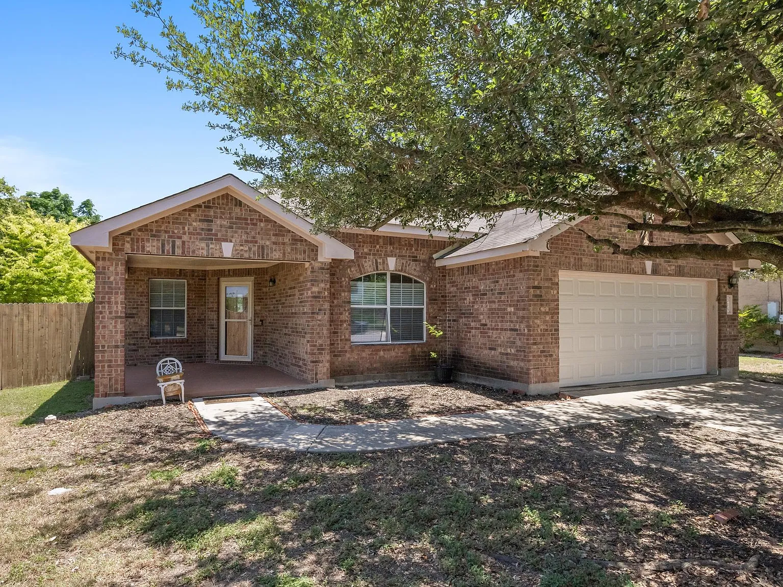 3 bed, 2.0 bath, 2154 sqft, $2,150 — Photo 3