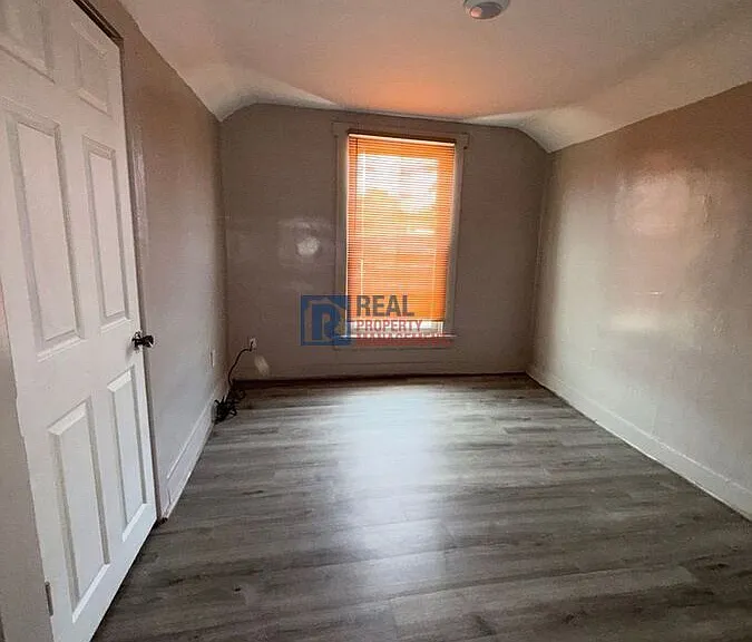 4396 Springfield St — Photo 32