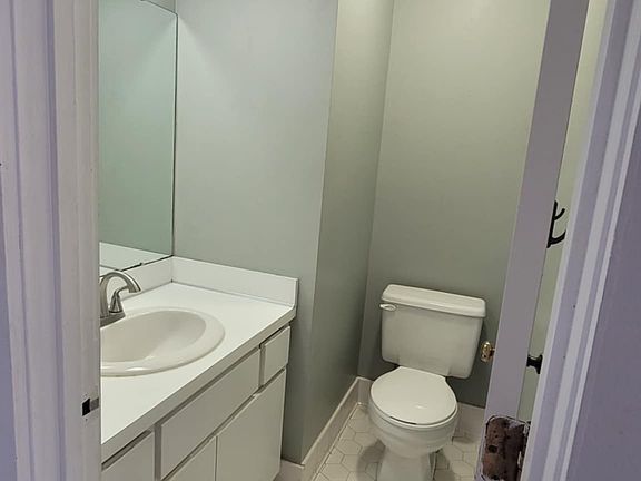 5th image of 1425 Brookmeade Ct