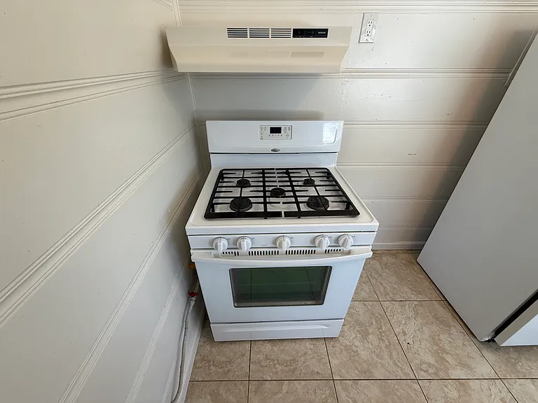4285 1/2 Mobley Ave — Photo 32