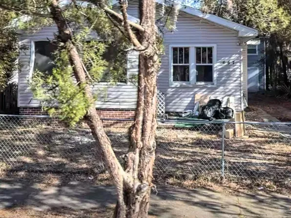 657 Basswood St, Jacksonville, FL 32206