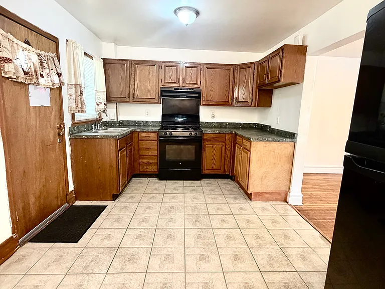 3018 Larue Sq E — Photo 10