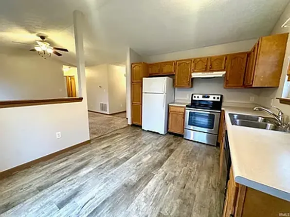 911 Braxton Dr N, Lafayette, IN 47909