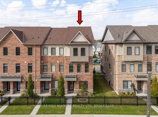 8317 Mulberry Dr #35, Niagara Falls, ON L2H0K4