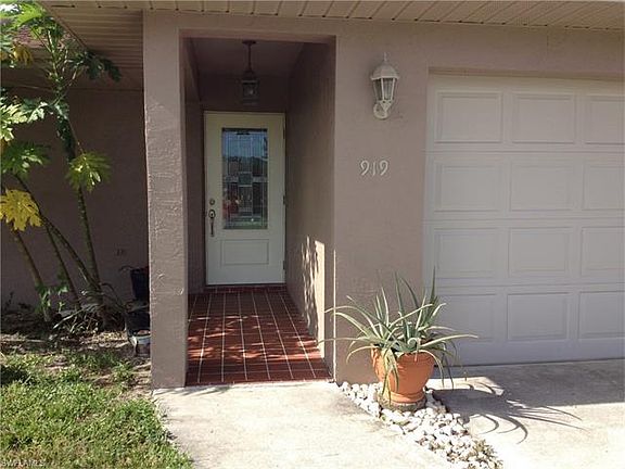 4th image of 919 SE 15th St