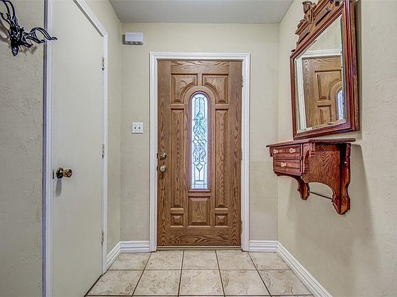 4th image of 1890 Hilltop Dr