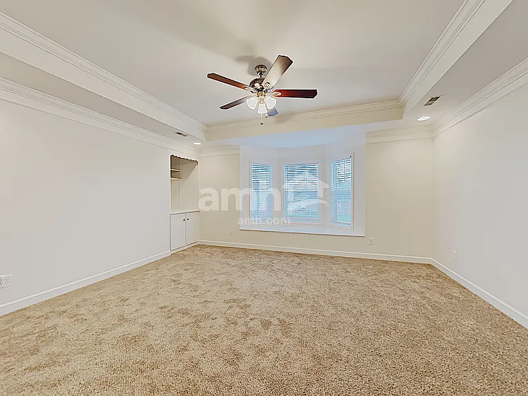 1305 Bantry Dr — Photo 8