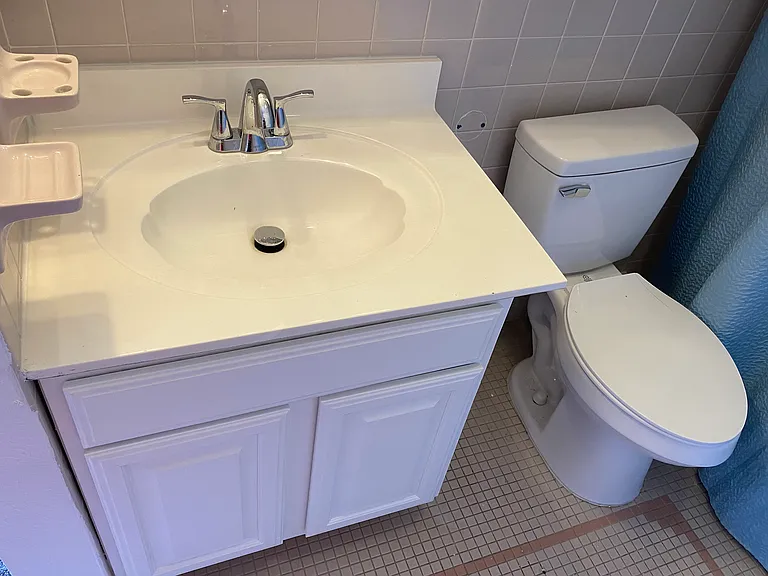 Bastille Ave — Photo 19