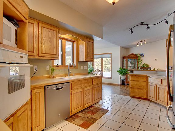 5th image of 2497 Grange Rd NW