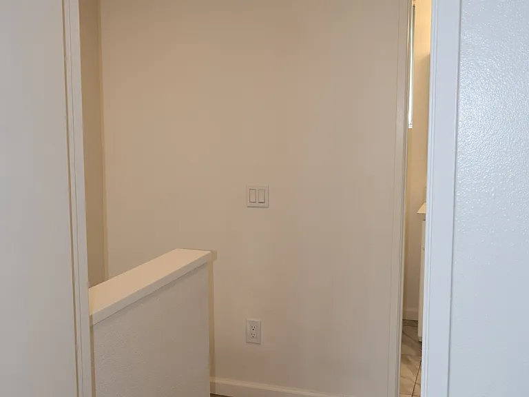 1323 W Palmyra Ave #B — Photo 14