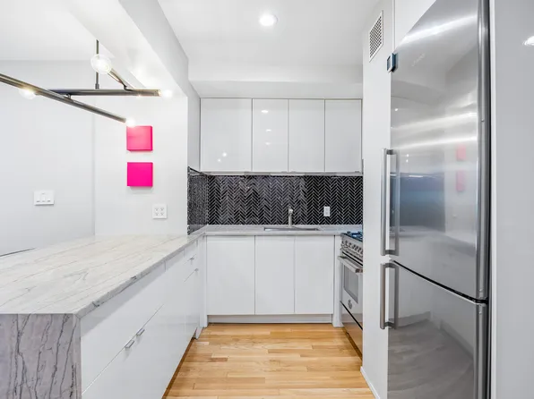 408 West 34th Street image 4 of 9