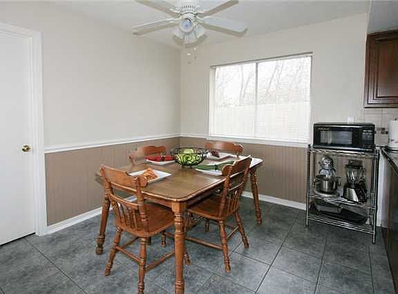 2nd image of 216 Old Oaks St