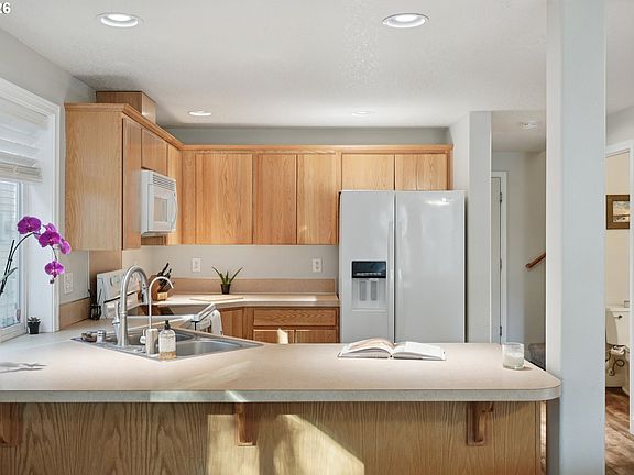 4th image of 10213 NE 58th St