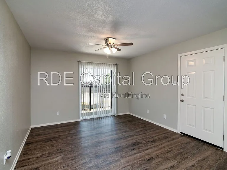 8045 W Elizabeth Ln #222 — Photo 7