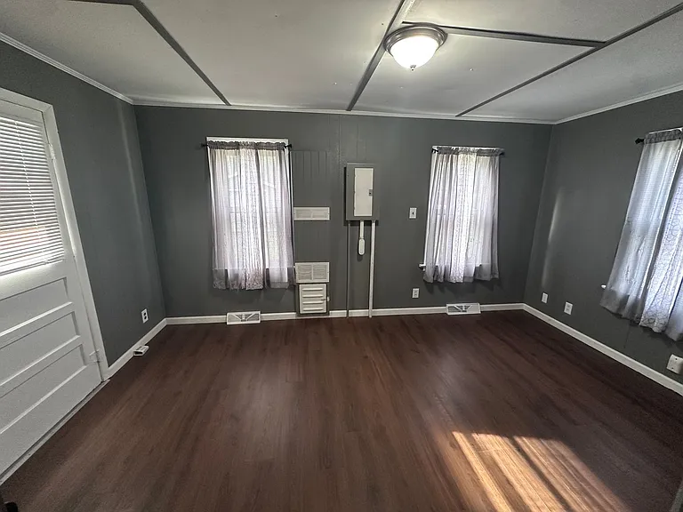 2415 Jerden Ave — Photo 19