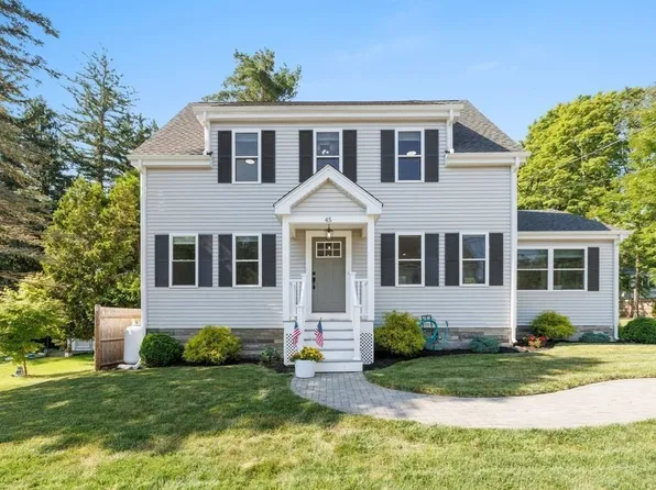 45 Highland St, Southborough, MA 01772