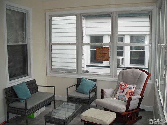 4th image of 177 Greenwood Ave