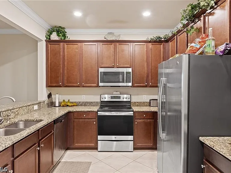 10243 Via Colomba Cir — Photo 13