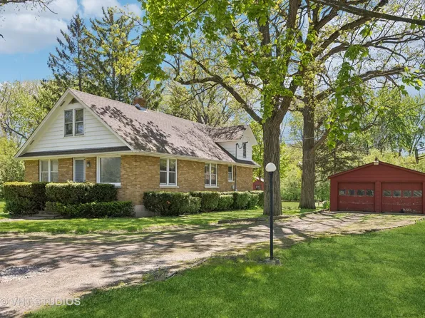 1961 Buckley Rd, Libertyville, IL 60048