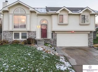 3413 S 152nd St, Omaha, NE 68144