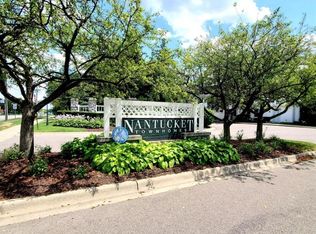 30346 Nantucket Dr #86, Farmington, MI 48336