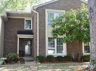 936 Burning Springs Cir, Louisville, KY 40223