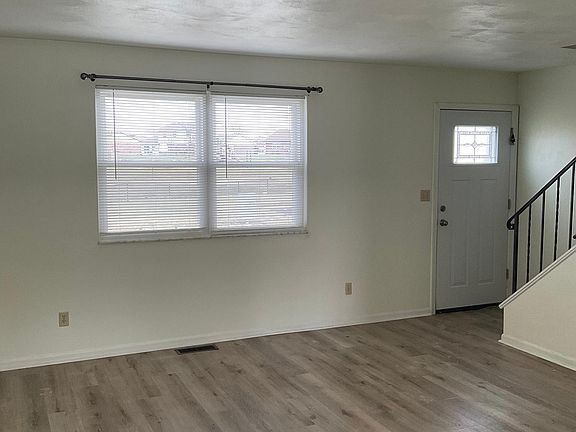 4th image of 3863 Jodie Dr