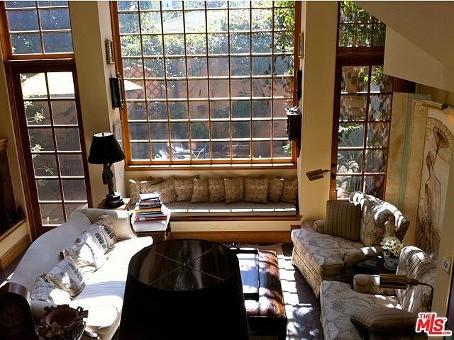 1st image of 8716 Dorrington Ave